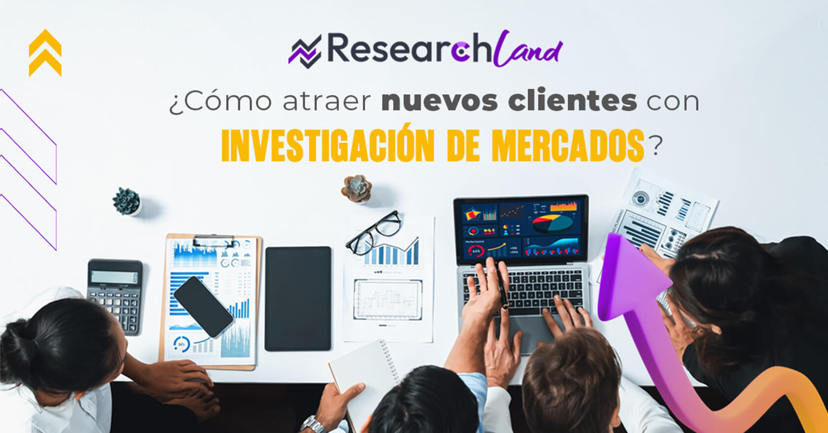 Equipo analizando datos y reportes para identificar oportunidades de crecimiento mediante investigación de mercados. Equipo analizando datos y reportes para identificar oportunidades de crecimiento mediante investigación de mercados.